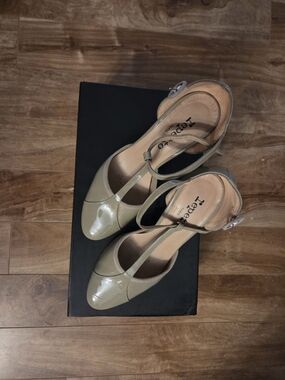 Repetto Taupe-Grey Patent Leather T-Strap Heels